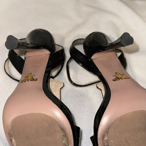 Prada- Made in Italy Taffetas Vogue Black. Heels - Picture 10 of 13